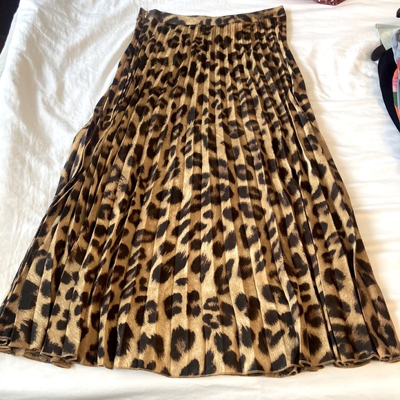 Lulu’s • Tasteful Living Leopard Print Satin Pleated Midi Skirt - Picture 2 of 5